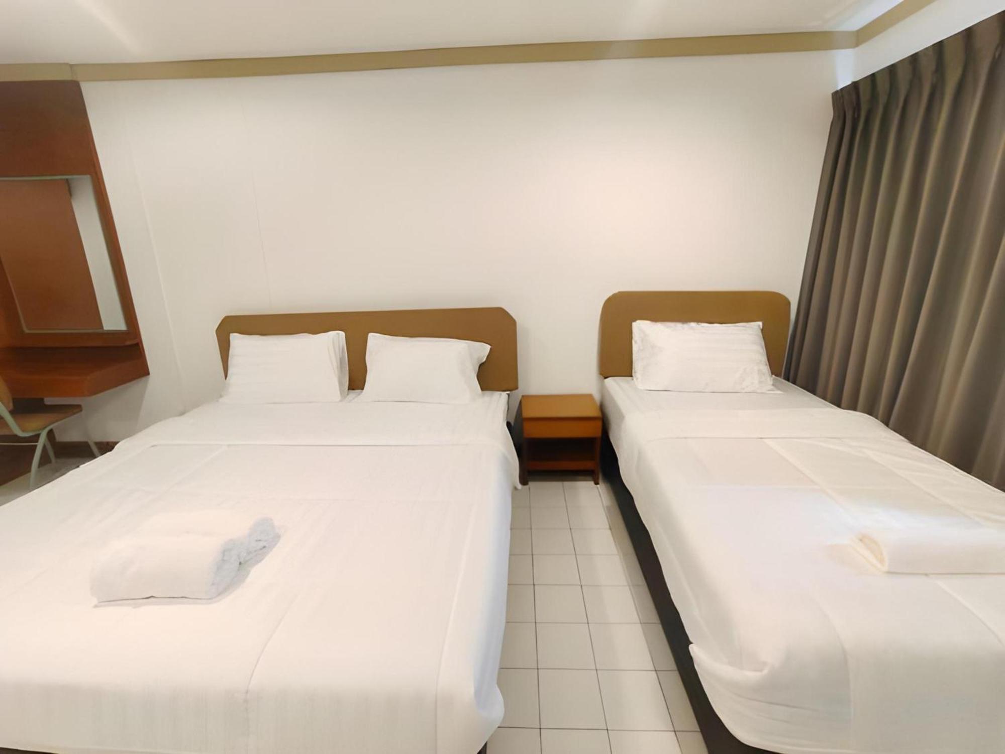 Oyo 75446 Travis Inthamara 49 Hotel กรุงเทพมหานคร ภายนอก รูปภาพ