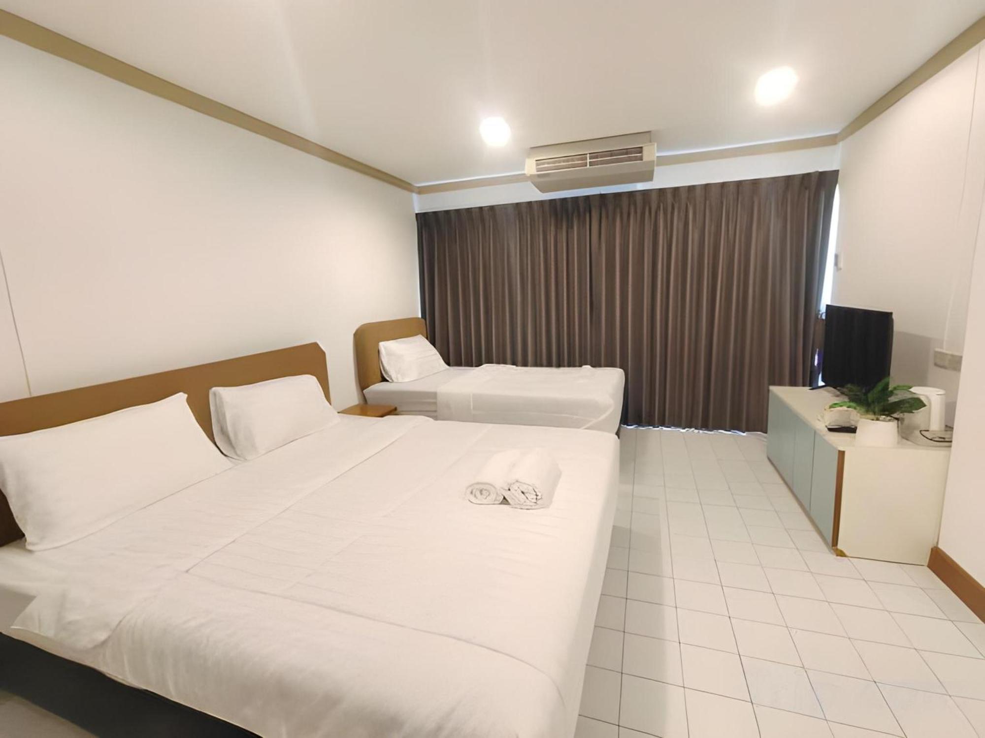 Oyo 75446 Travis Inthamara 49 Hotel กรุงเทพมหานคร ภายนอก รูปภาพ