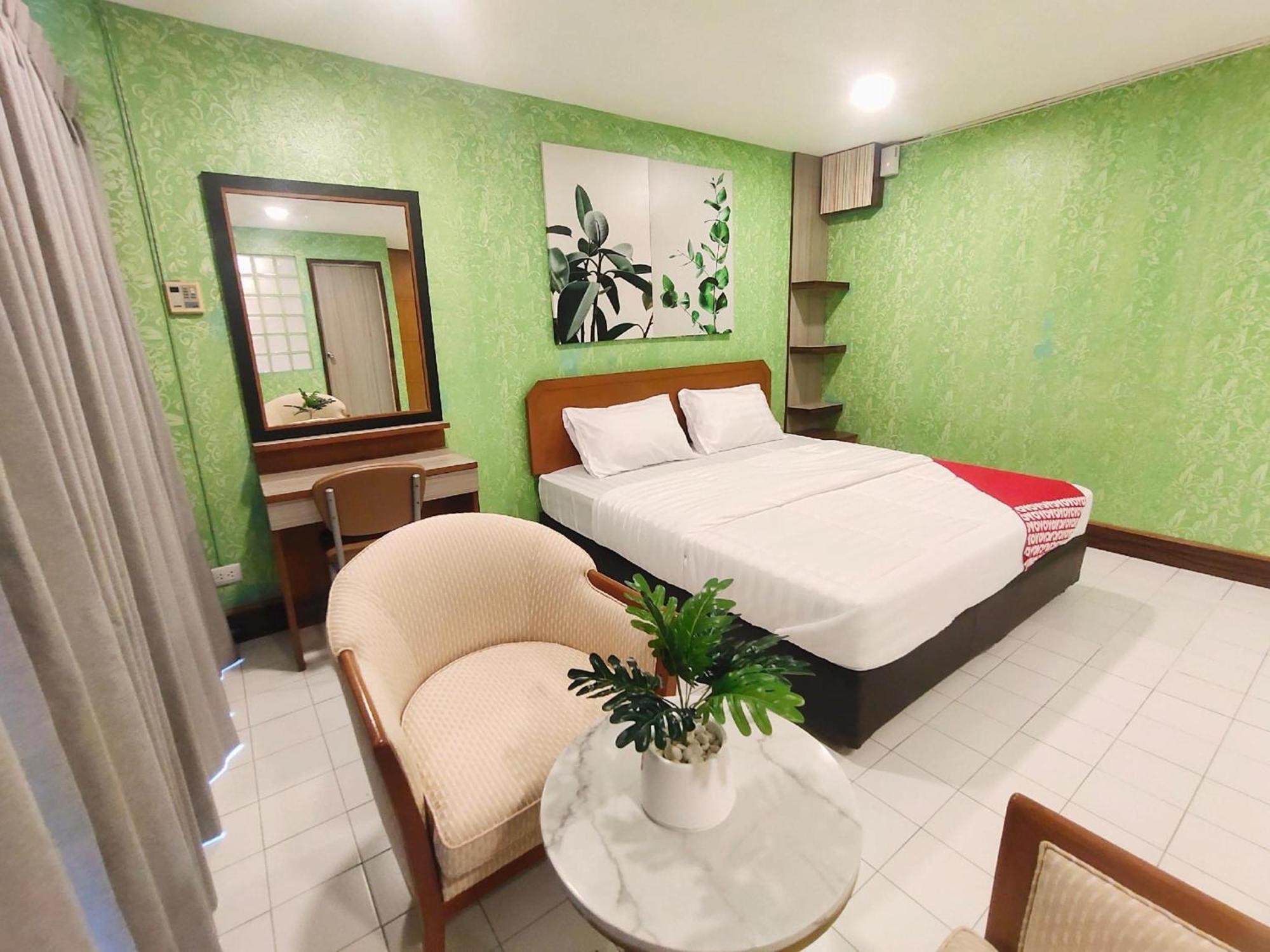 Oyo 75446 Travis Inthamara 49 Hotel กรุงเทพมหานคร ภายนอก รูปภาพ