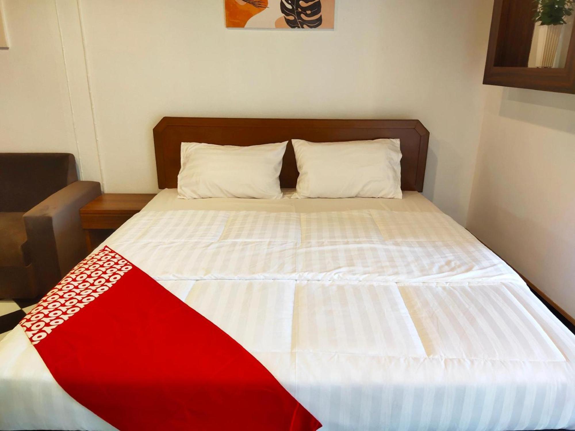 Oyo 75446 Travis Inthamara 49 Hotel กรุงเทพมหานคร ภายนอก รูปภาพ