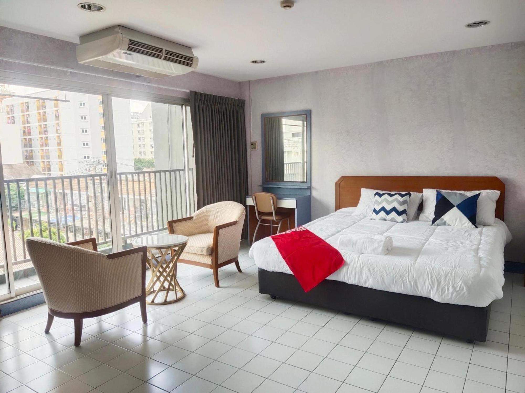 Oyo 75446 Travis Inthamara 49 Hotel กรุงเทพมหานคร ภายนอก รูปภาพ